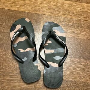 Men’s Havianas flip flops size 13